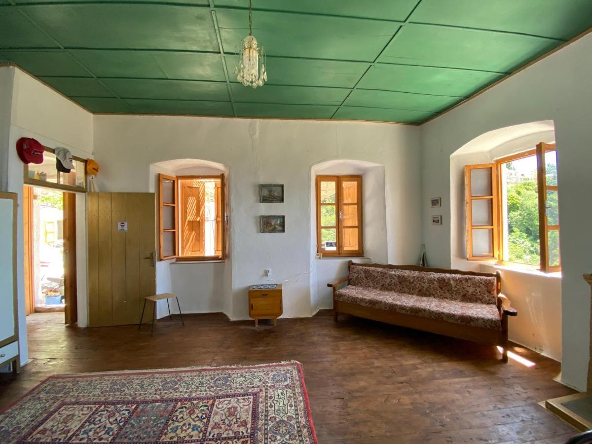 Shotgun Hostel & Guesthouse Vuno Exteriér fotografie